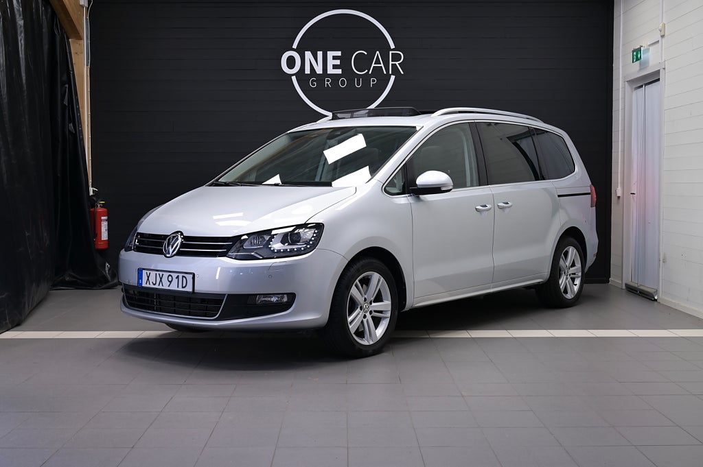 Volkswagen Sharan 1.4 TSI 7-sits MOMS Pano Adaptiv Drag Värmare Nyservad
