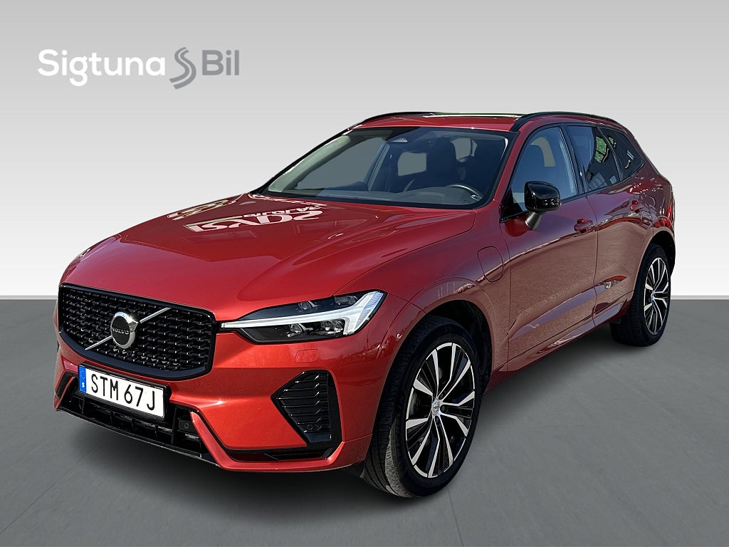 Volvo XC60 Recharge T6 AWD Plus DARK / Panorama / Läder / R-design