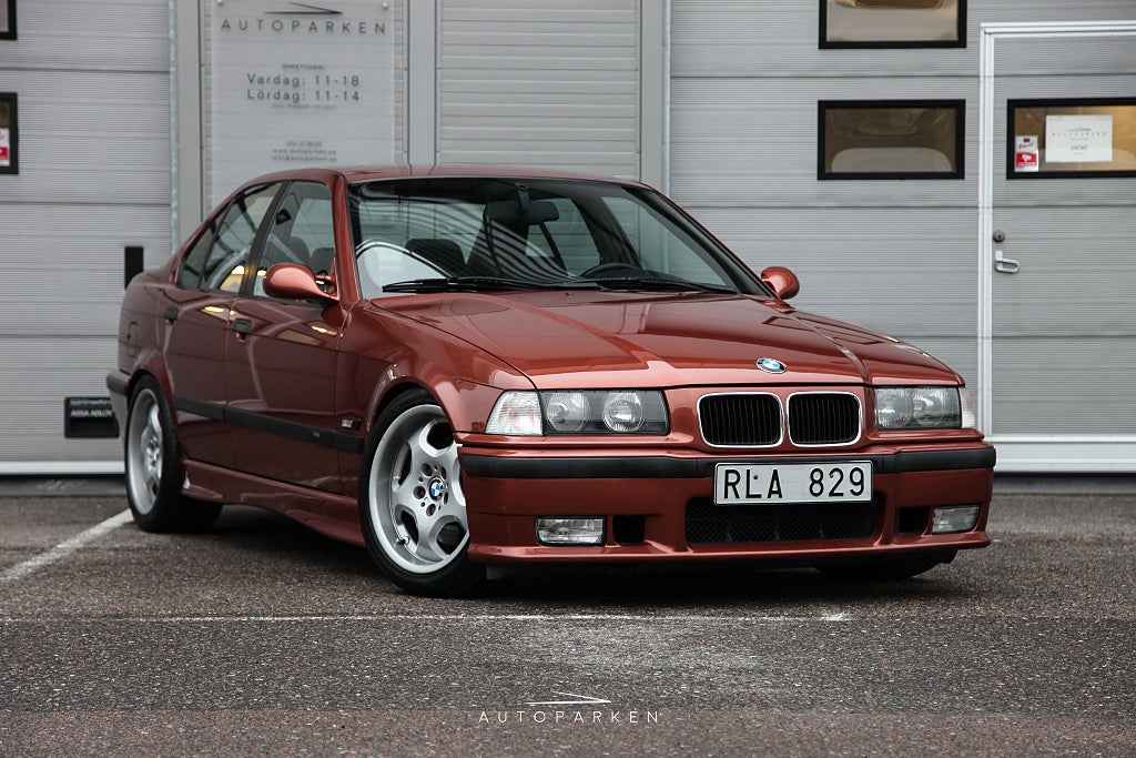 BMW M3 E36 Sedan 3.0 286HK 