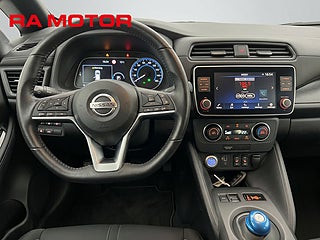 Halvkombi Nissan Leaf 14 av 15