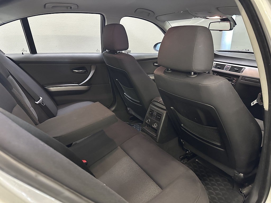 BMW 320I Sedan Advantage, Comfort | DRAG | NY KAMKEDJA | BASLÅDA