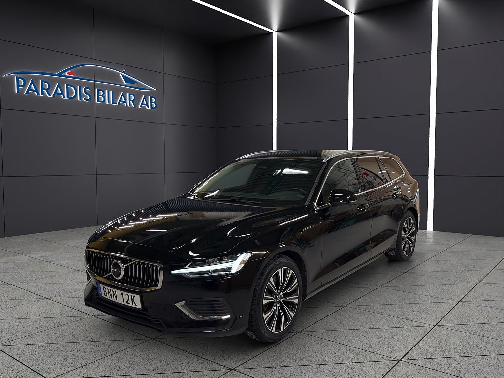 Volvo V60 Recharge T6 AWD Geartronic Core Edition Vdäck,drag