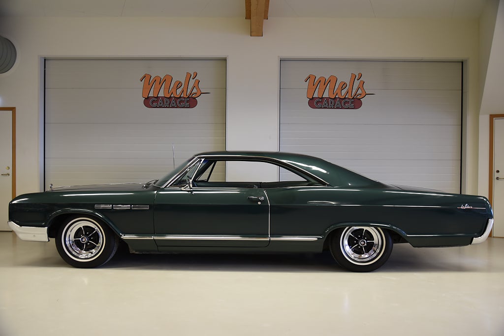 Buick Le Sabre Sport Coupe 2-dr HT Låga mil med kul dokumentation 