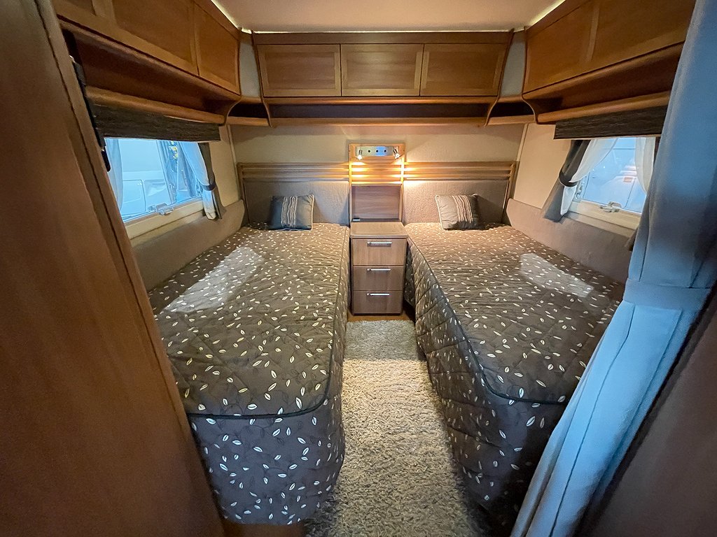 Kabe Ametist 560 GLE KS /Solcell/AC/ALDE/Markis/Långbädd - Kabe