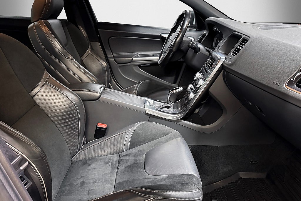 Volvo S60 D4 190hk R-Design |Drag|VOC|HK ljud|Kamera|Navi|