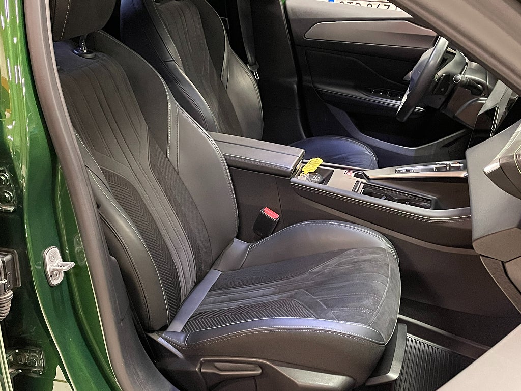 Peugeot 308 GT Plug-In Hybrid 225hk EAT Nyservad  thumbnail