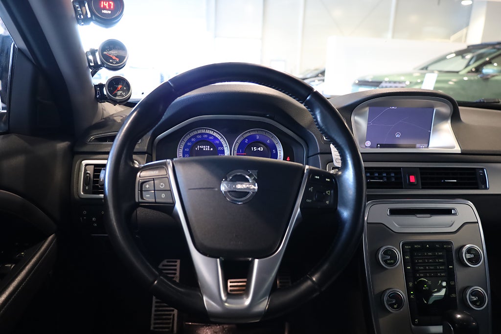 Volvo V70 D5 AWD Geartronic Summum Lucka Drag Navi Värmare