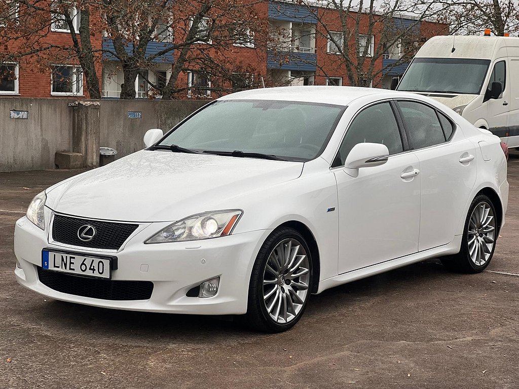 Lexus IS 250 2.5 V6 208hk F-Sport Keyless Skinn SE SPEC