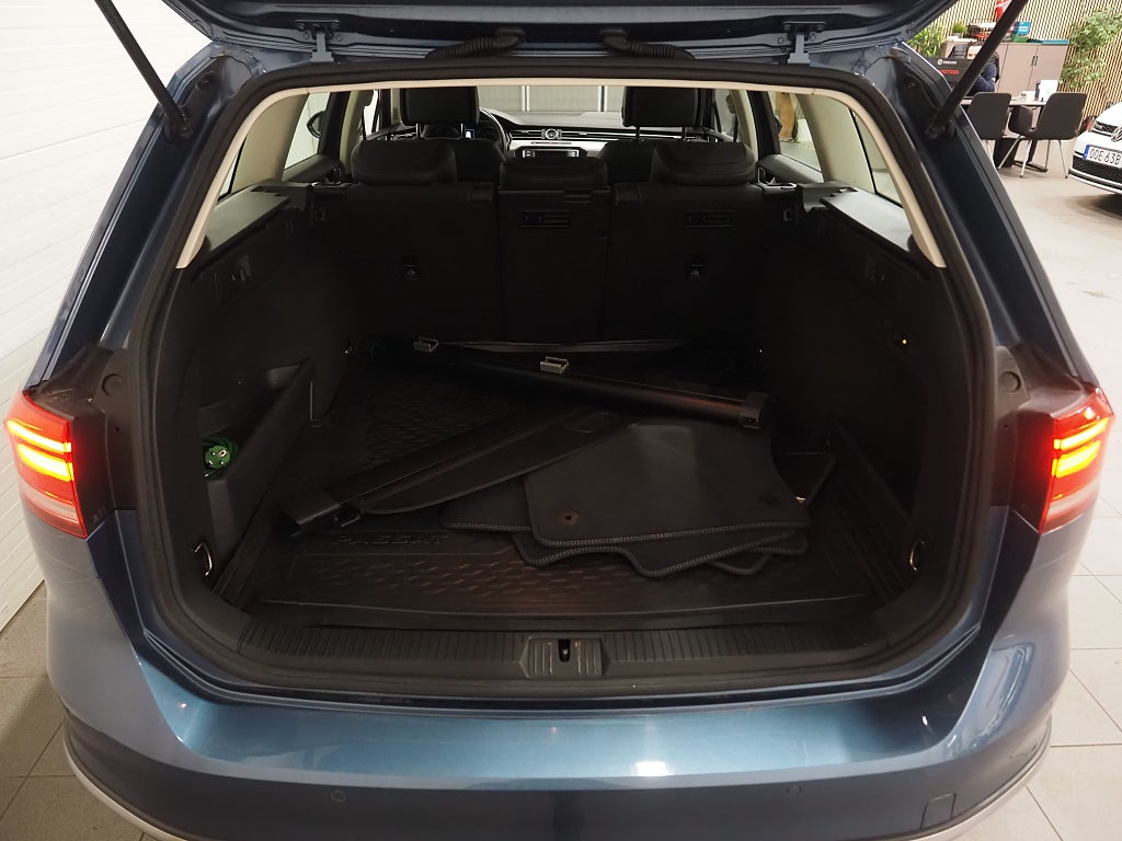 Volkswagen Passat Alltrack 2.0 TDI 4Motion Drag D-Värm Kamera 2017