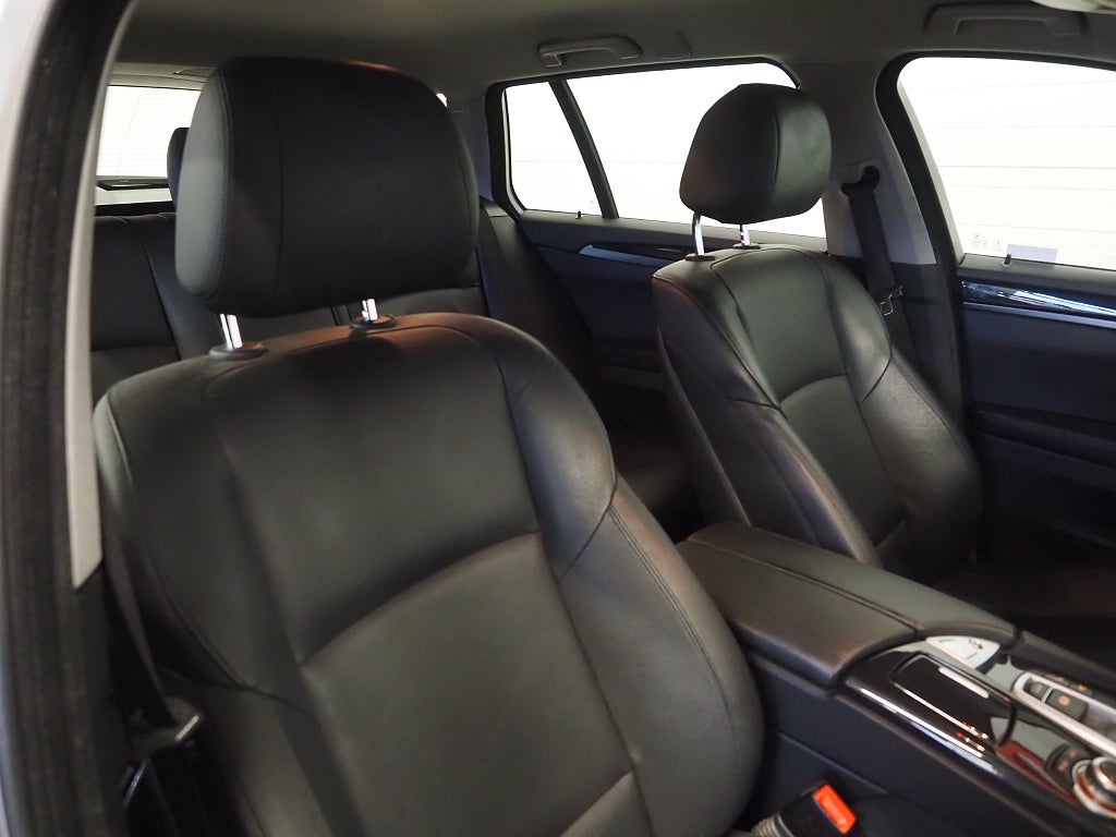 BMW 520d xDrive Touring Steptronic M-Ratt Skinn Dragkrok PDC