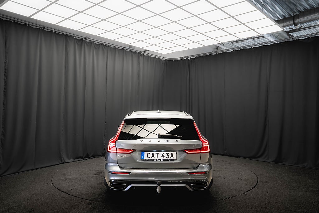 Volvo V60 Recharge T6 AWD R-Design DRAG H/K KAMERA ELSTOL MOMS