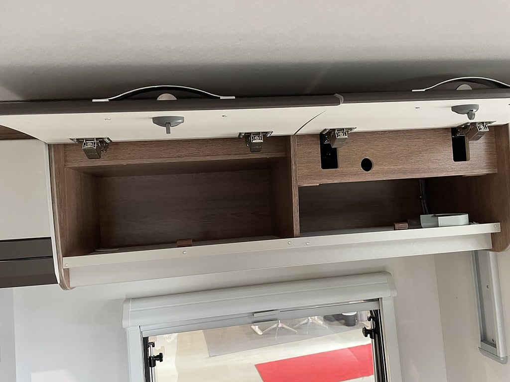 Dethleffs Trend 7057 / B-körkort / Taksäng / Långbädd / Garage / 4495kr/må - Dethleffs