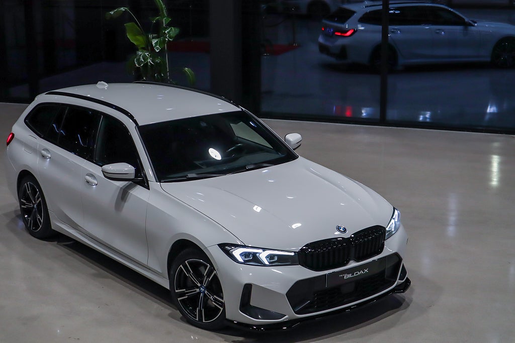 BMW 330e XDRIVE M SPORT WIDESCREEN LED ADAPTIV FART-H MAXTON