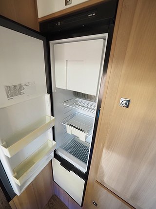 Husbil-halvintegrerad Ci 74 XT 16 av 20