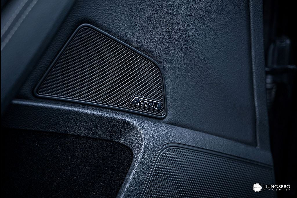 Skoda Superb Skoda Superb Scout 2.0 TDI 4x4 200hk / Pano / Cockpit / Drag