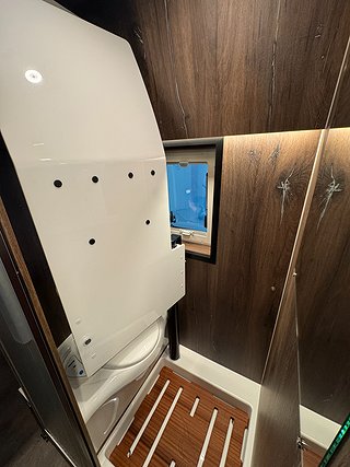Husbil-halvintegrerad Robeta Apollo 180HK AUT 18 av 24