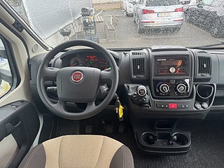 Husbil-halvintegrerad Ci Magis 86 XT Låga långbäddar & taksäng! 5 bältad! 3500kg! 3 av 20
