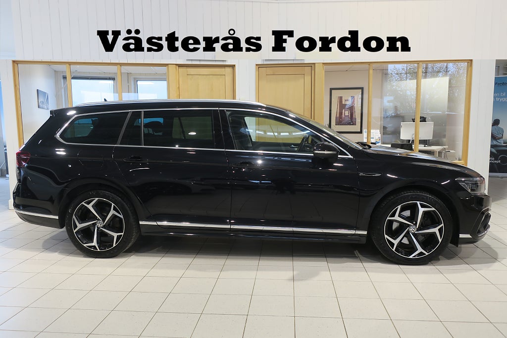 Volkswagen Passat 2.0 TDI 4M R-Line Drag Värmare Matrix Keyless