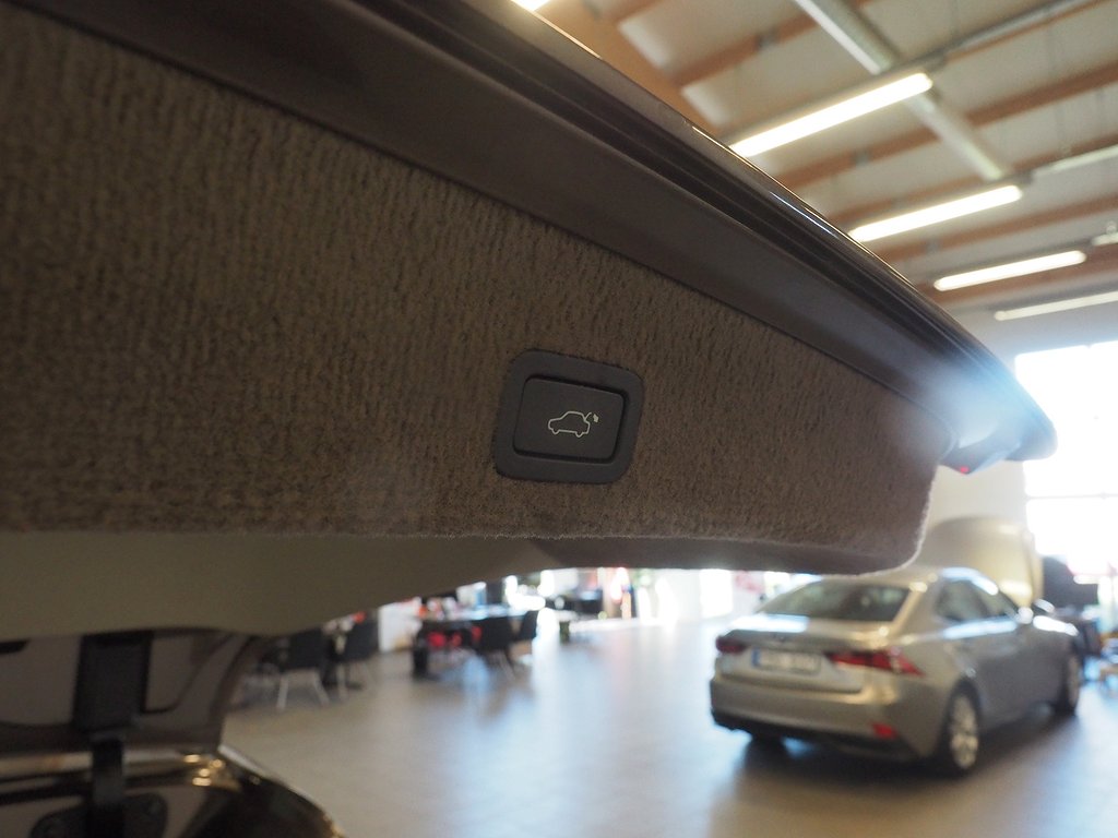 Volvo V70 D5 AWD Aut Summum | Taklucka | Drag | D-Värm | VOC 2014