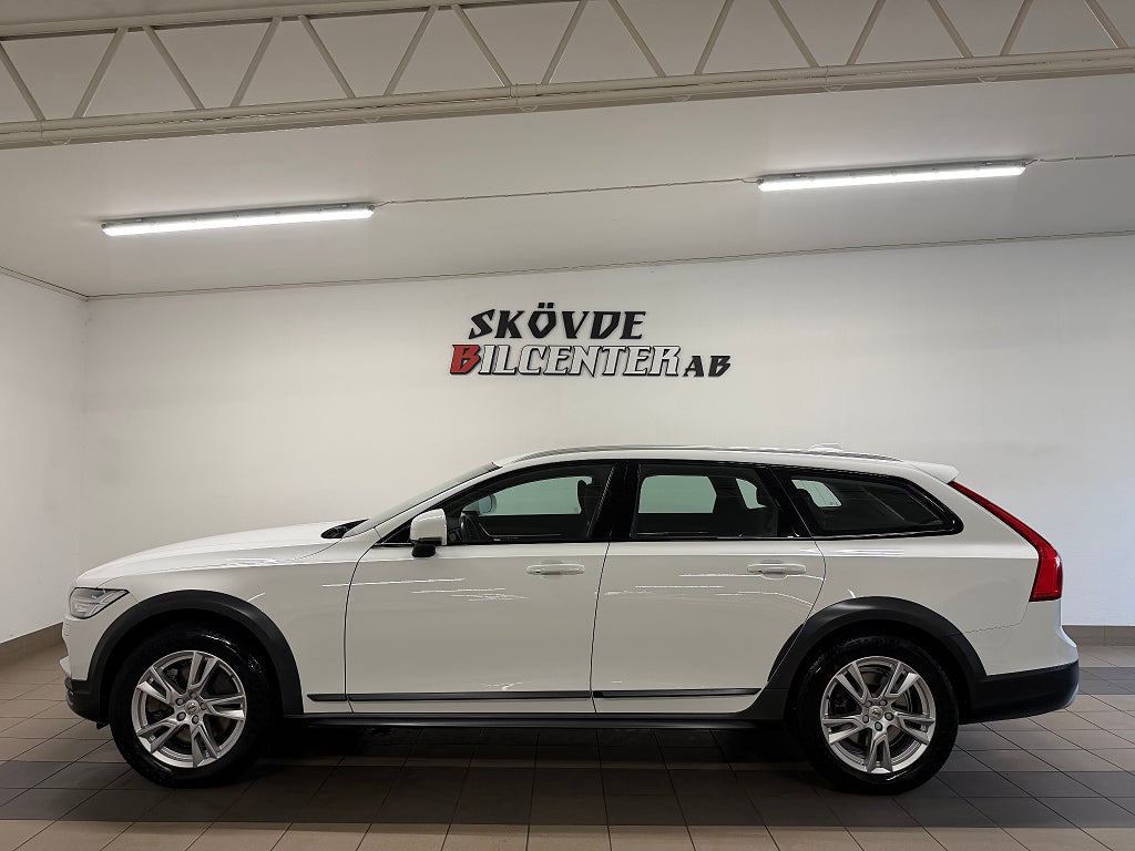Volvo V90 Cross Country D4 AWD Pro 1-Ägare/Nyservad/Drag/VOC/Värmare/LED/Skinn