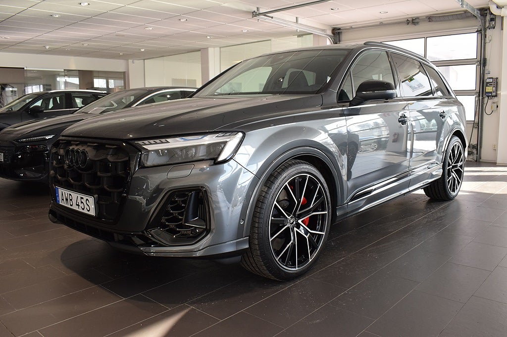 Audi Q7 60 TFSIe 490hk S-line Selection Panorama HeadUp 2026