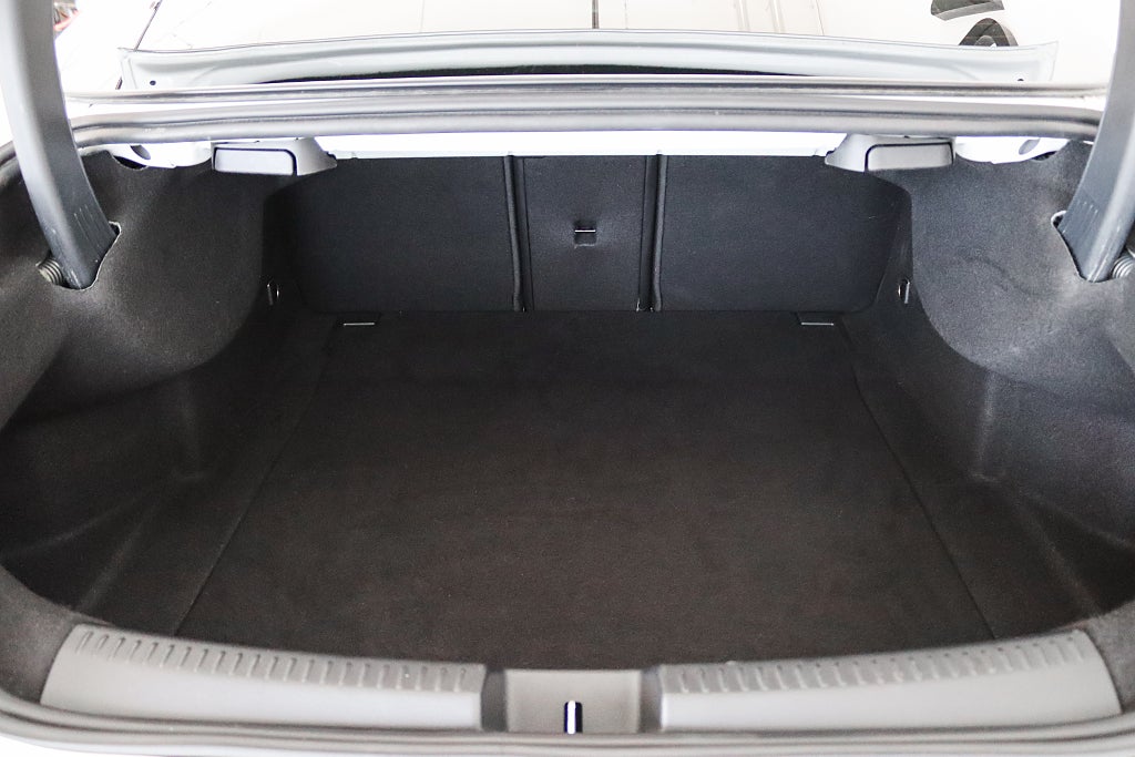 Mercedes-Benz CLA 180 Nyservad AMG Widescreen B-kamera Navi Alcantara
