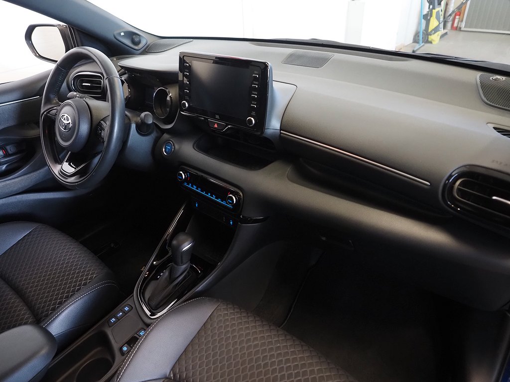 Toyota Yaris Hybrid CVT Style 116hk | Backkamera | JBL 2020