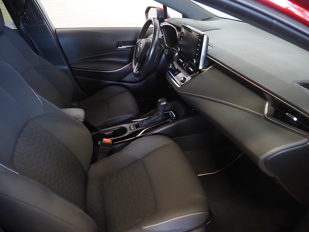 Toyota Corolla 2.0 Hybrid e-CVT 184hk Style | Backkamera | 2019