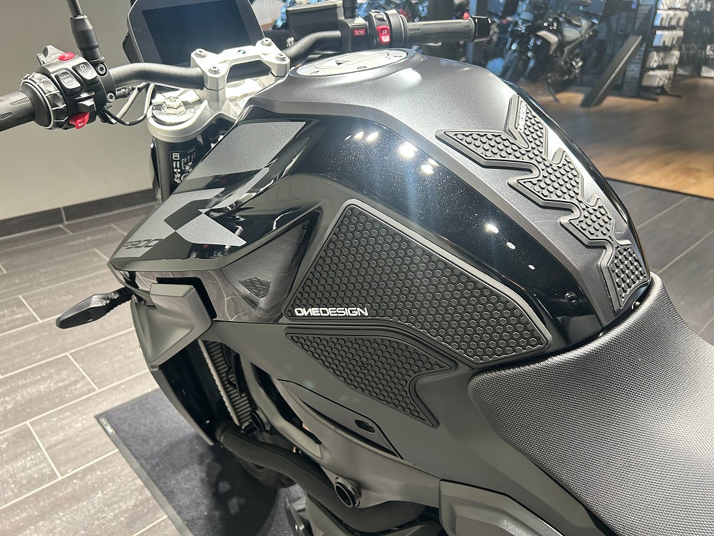 BMW F900R /Service Inclusive/Dynamic/Motorspoiler/149 mil