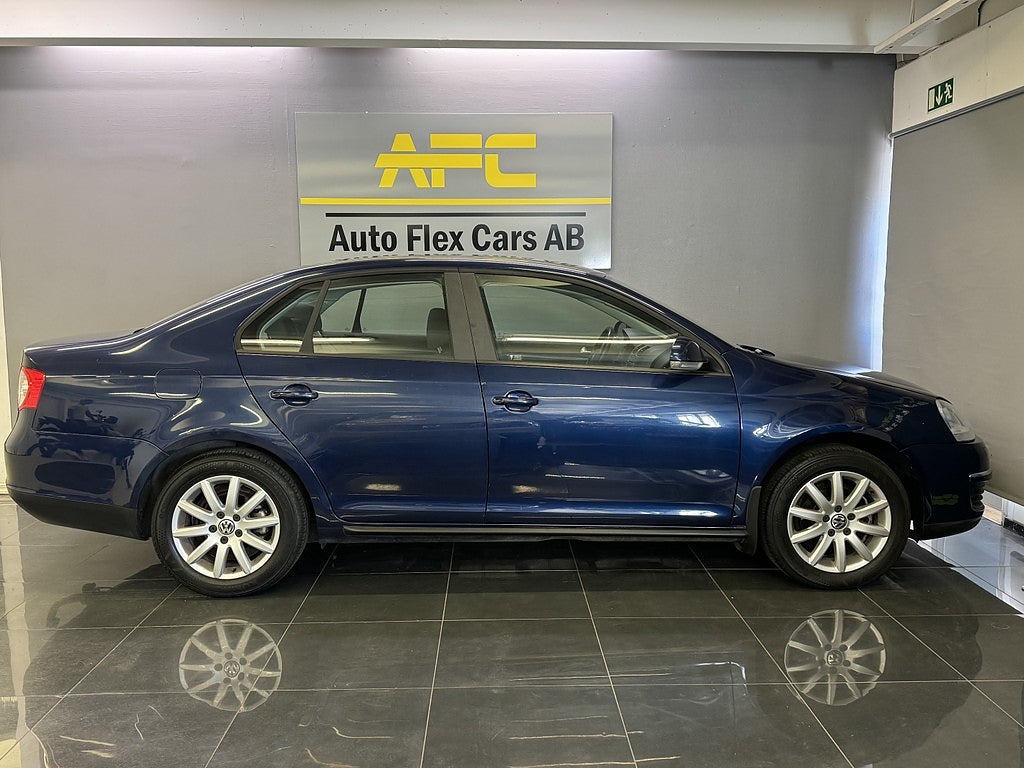 Volkswagen Jetta 1.6 Multifuel Trendline | DRAG | P-SENSOR | S+V | NYBES