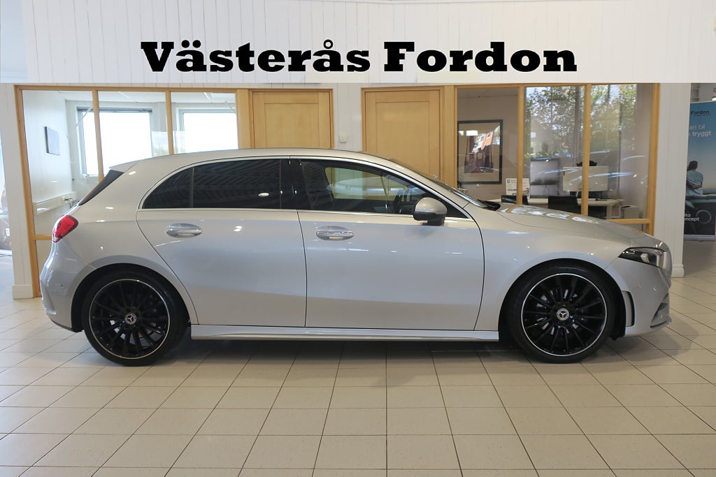 Mercedes-Benz A200 163hk AMG Burmester Belysning Kamera Keyless LED