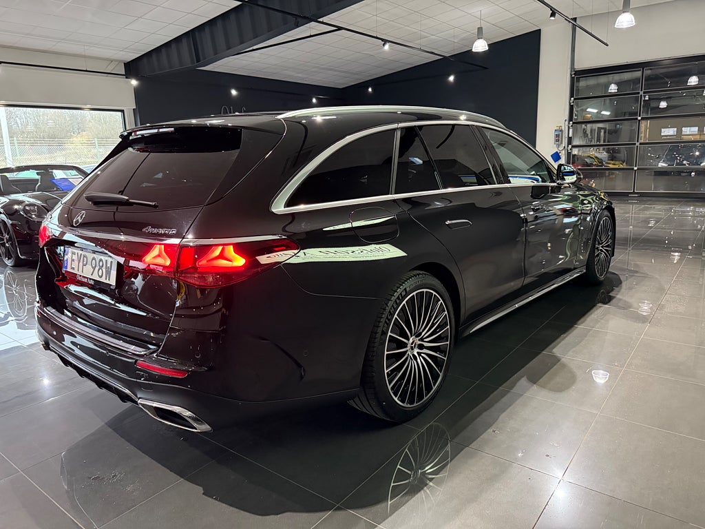 Mercedes-Benz E 300 de 4MATIC AMG Premium 20tum Läder - bild 17