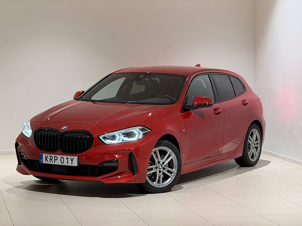 BMW 118 i M-Sport, Navi, Apple CarPlay, Rattvärme