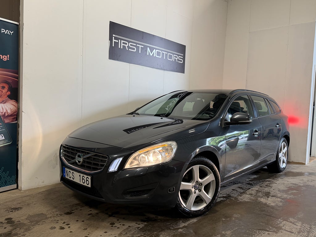 Volvo V60 D2 Powershift Kinetic Euro 5/Ny besktigad 