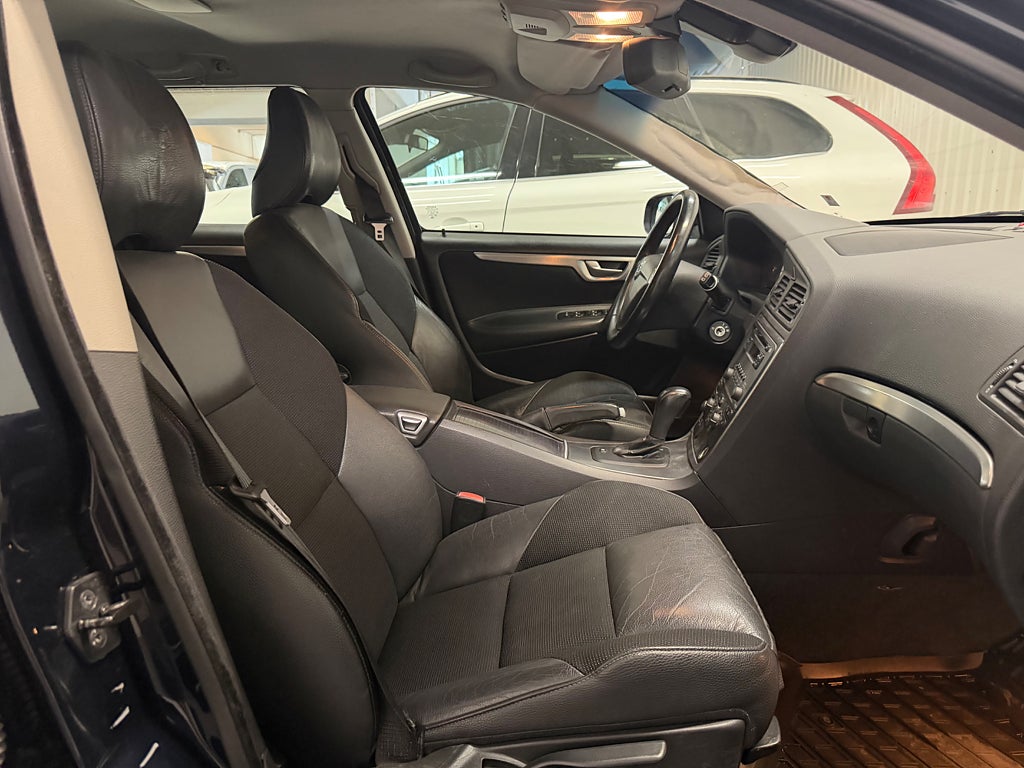 VOLVO V70 2.4D 185 ch CLASSIC MOMENTUM BVA 4x2 - ATTELAGE - 269000 km