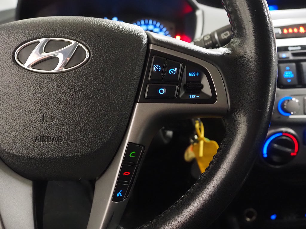 Hyundai i20 1.2 84hk Select Go! Edition Dragkrok Motorvärmare 2015