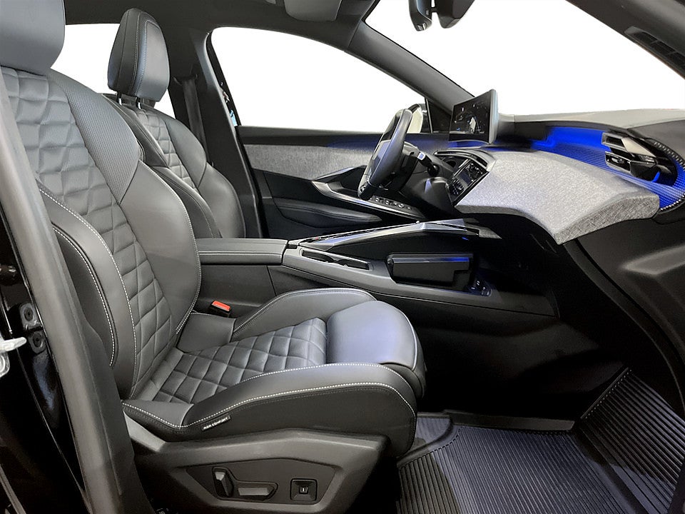 Bild på Peugeot E-3008 GT Ultimate 85kWh 214hk Aut - PANO, FOCAL