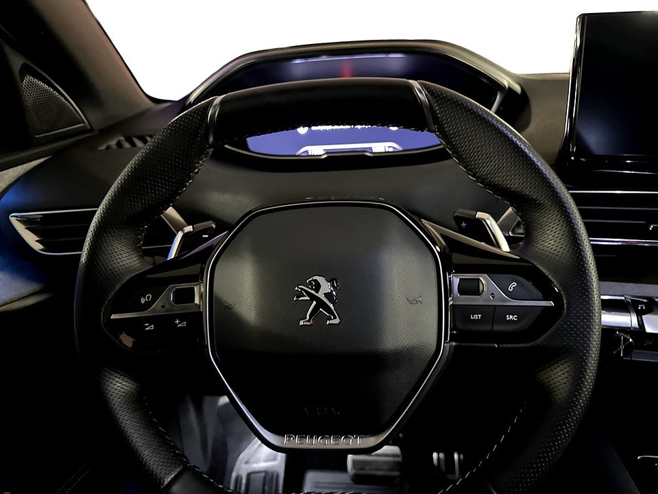 Bild på Peugeot 5008 GT 1.2 PT 130hk Aut 7-SITS B-KAMERA CARPLAY