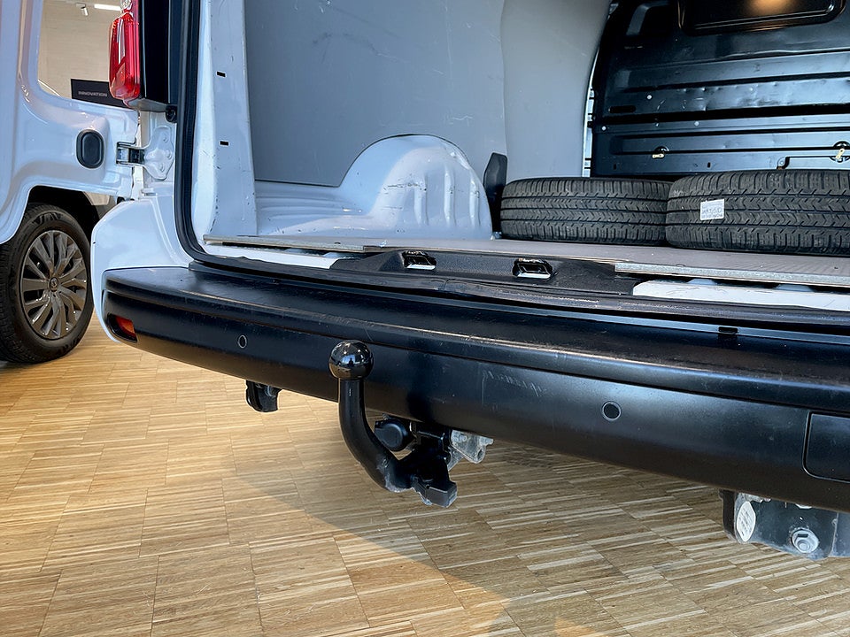 Bild på Peugeot Expert PRO+ 2.0 BHDi 145hk Aut L3 B-KAMERA DRAG