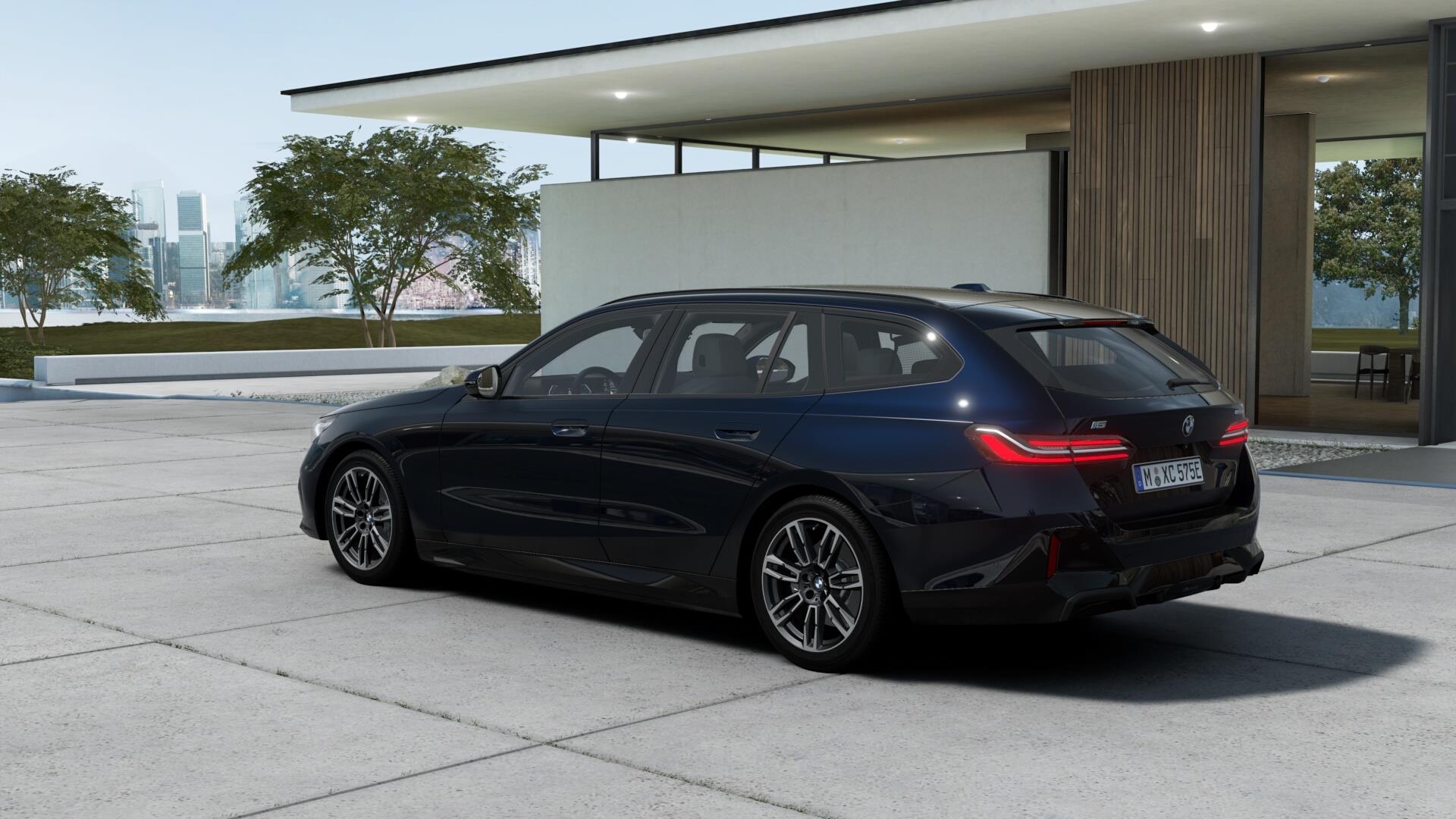 BMW i5 e Drive40 Touring M Sport Ed H/K 2027, bild 2/40