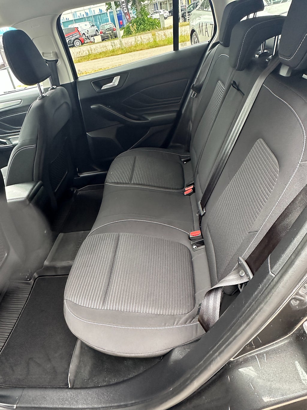 Ford Focus Kombi 1.0 EcoBoost Titanium Launch