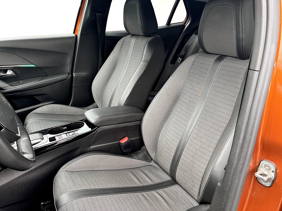 Bild på Peugeot E-2008 Allure 50kWh 136hk Aut B-KAMERA CARPLAY