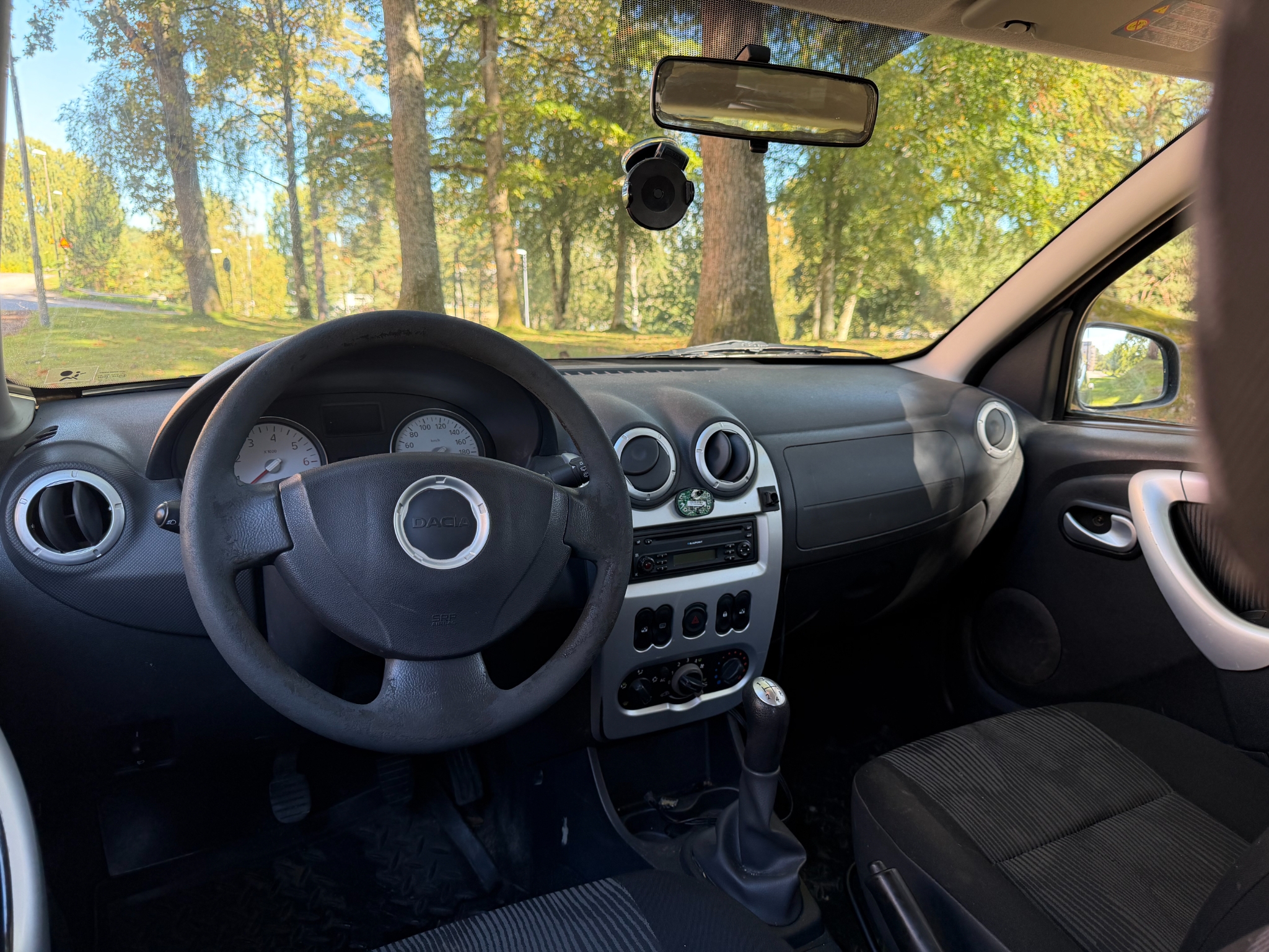 Dacia Sandero 1.6 2010, bild 7/10