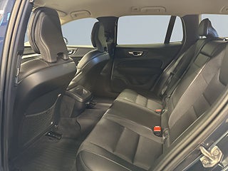 Volvo V60 D3 AWD Automat Momentum Advanced SE II Drag/Kamera/S&V – bild 13