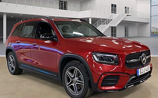 SUV Mercedes-Benz GLB 13 av 13