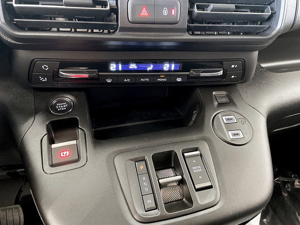 Bild på Opel Combo ELITE 130hk AT8 L2 - EDITION! Värmare & Dragkrok