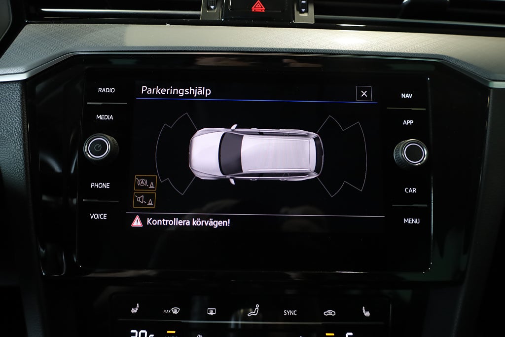 Volkswagen Passat GTE 218hk Executive / Business / Värmare / Navi 2022