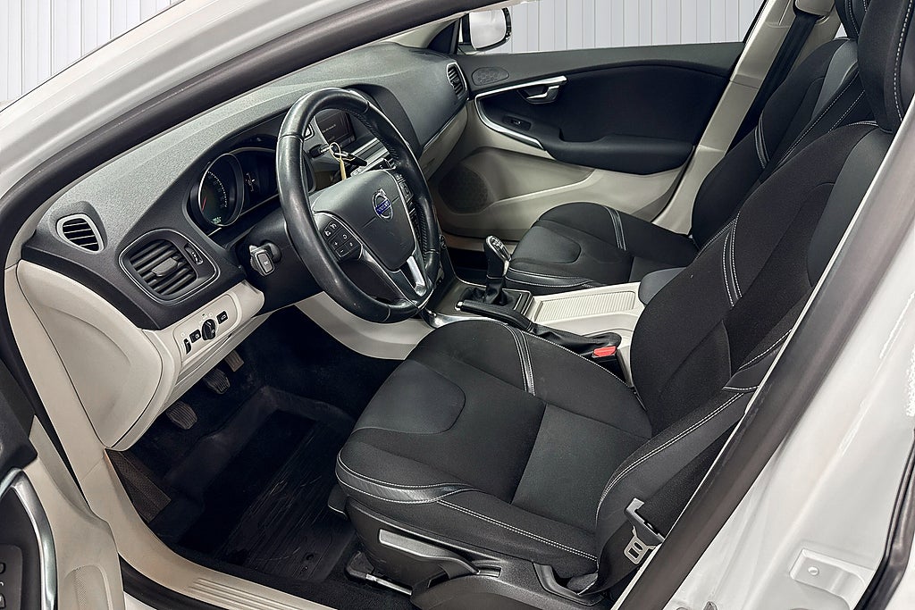 Volvo V40 2014