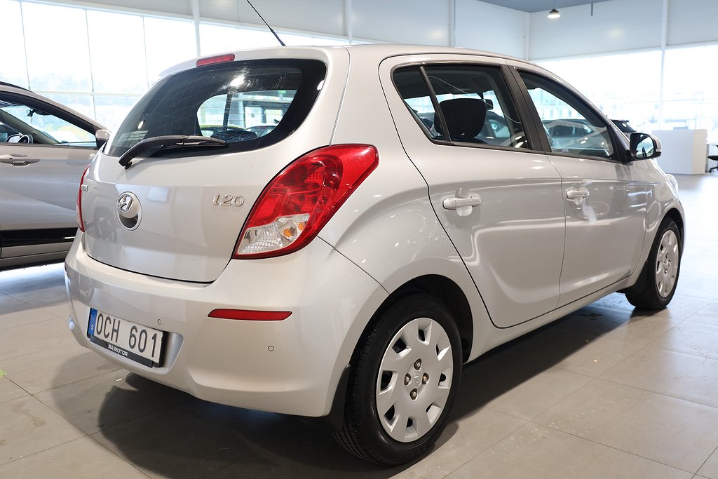 Hyundai i20 5-dörrar 1.4 Aut Premium PDC Blåtand 2014