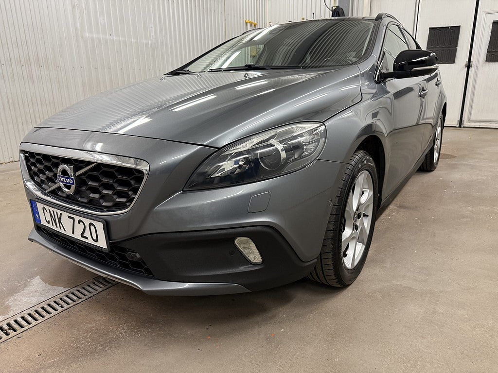 Volvo V40 Cross Country D2 Momentum Business Edition